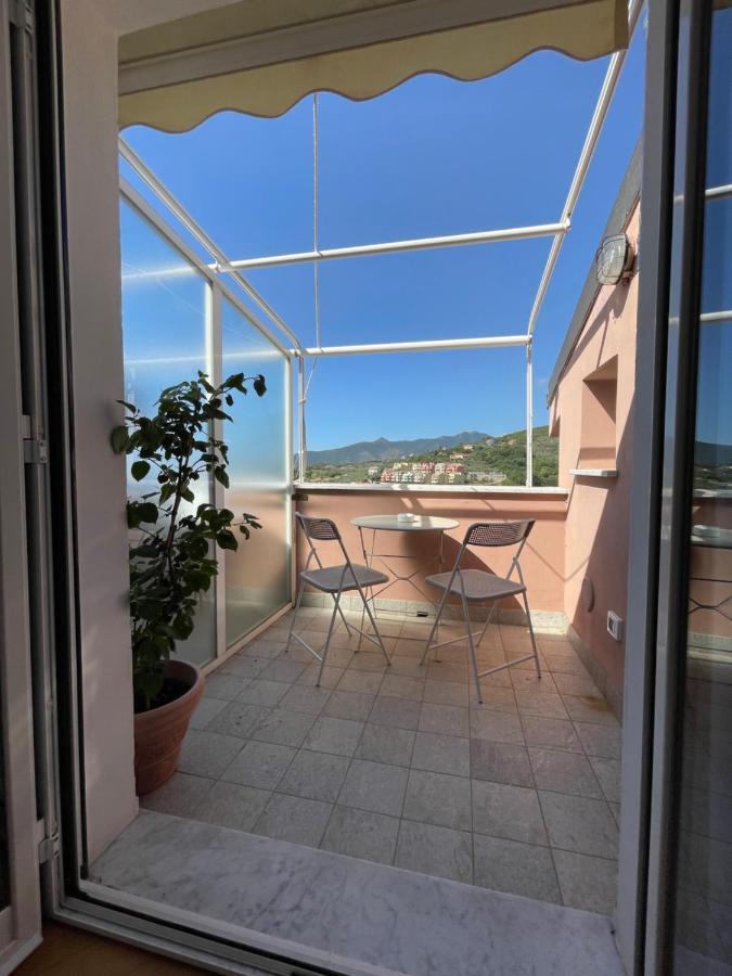 Appartamento Mimosa "A Casa Felice" Pietra Ligure Extérieur photo
