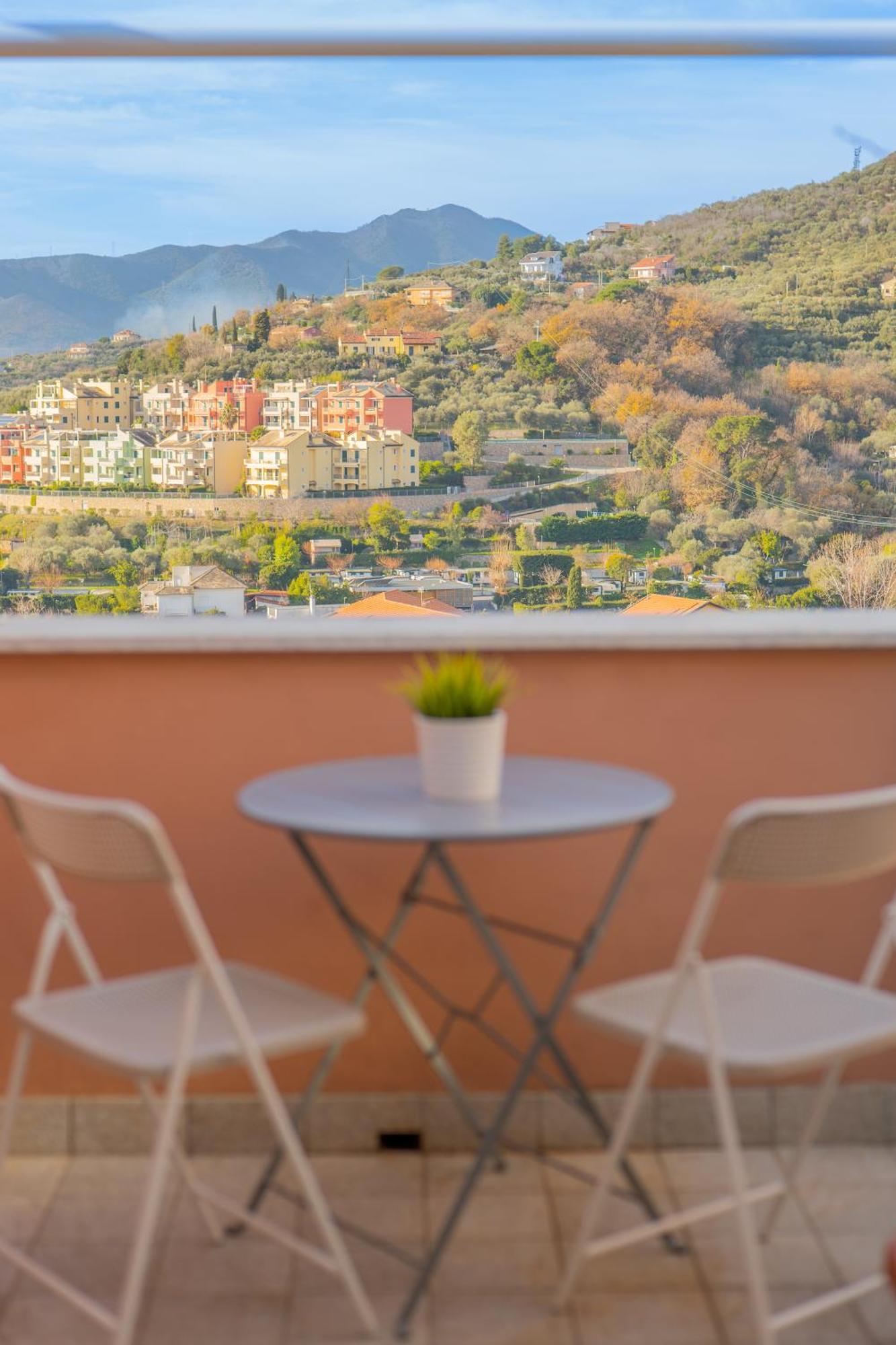 Appartamento Mimosa "A Casa Felice" Pietra Ligure Extérieur photo